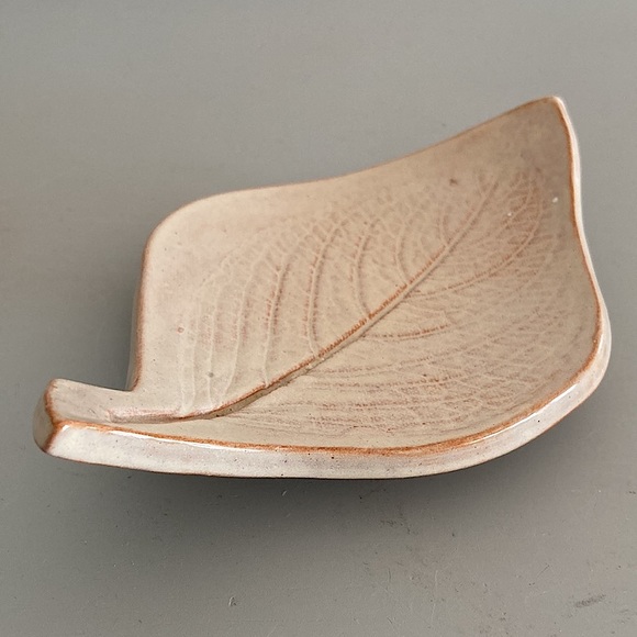 Leaf Imprint Art Dish Studio Pottery Curved Plate with Feet Signed Soap Dish - Picture 1 of 13